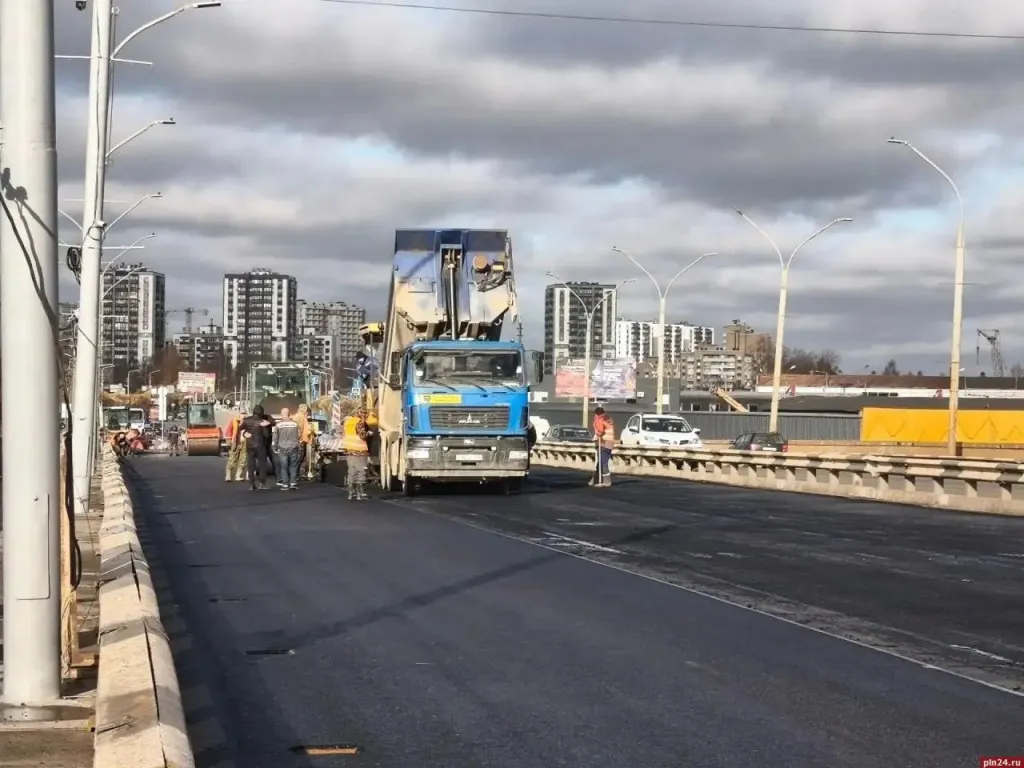 На мосту Александра Невского в Пскове завершают ремонт