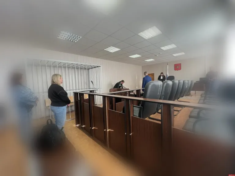 У сотрудницы великолукской больницы конфисковали 6 млн рублей подкупа