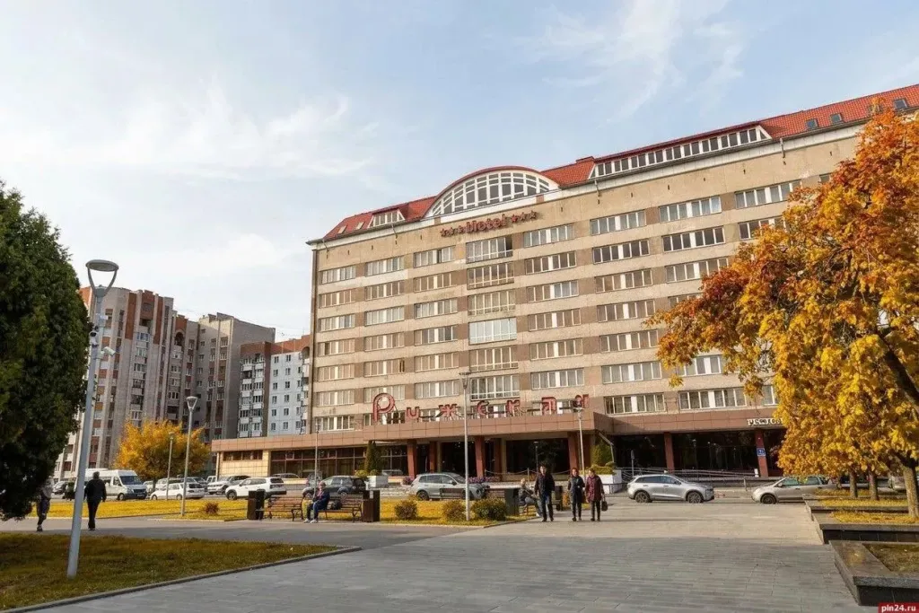 В сквере у гостиницы «Рижская» в Пскове установят теннисный стол